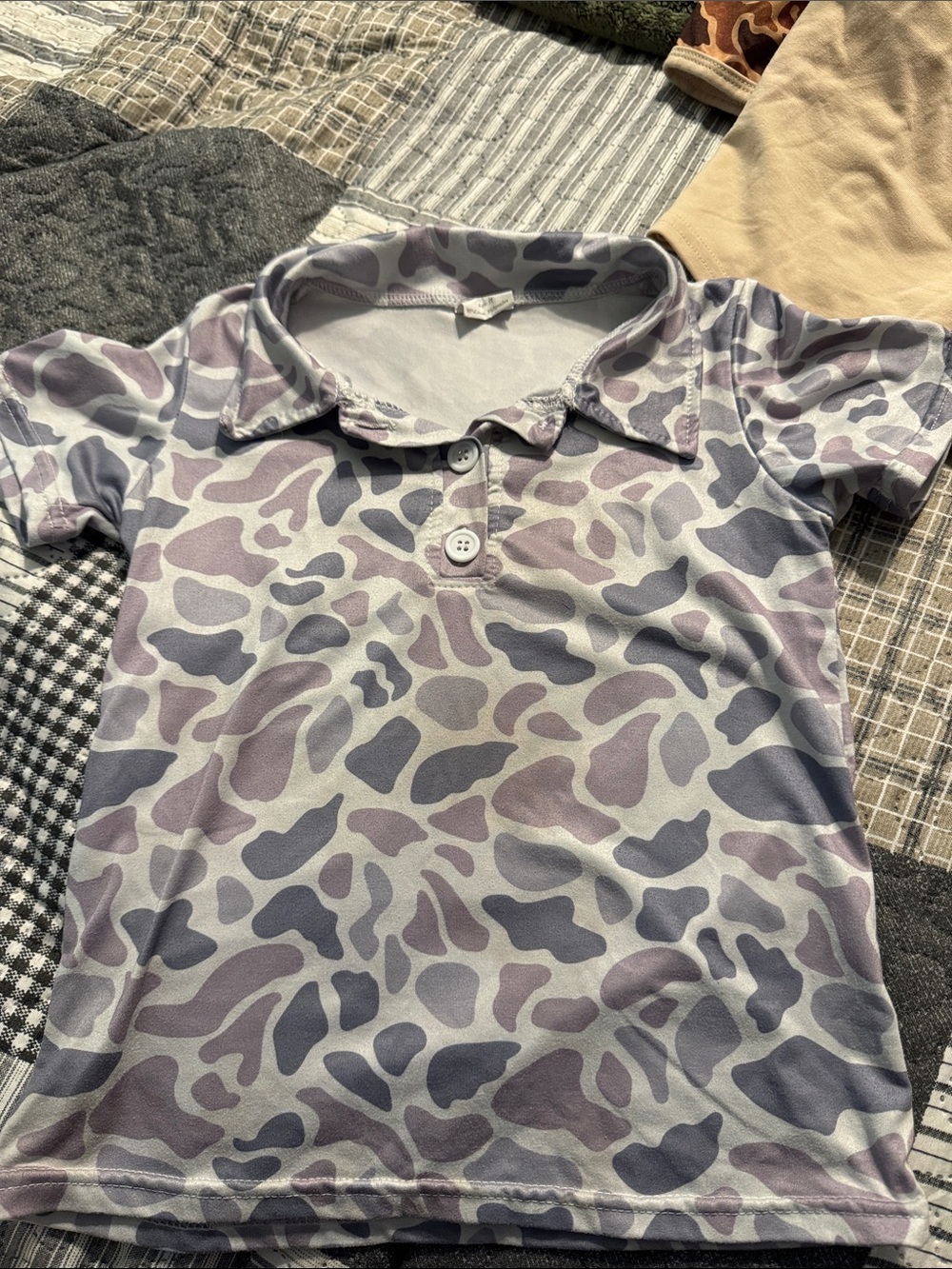 Kids' Short Sleeve Polo Top in Gray & Purple Camo